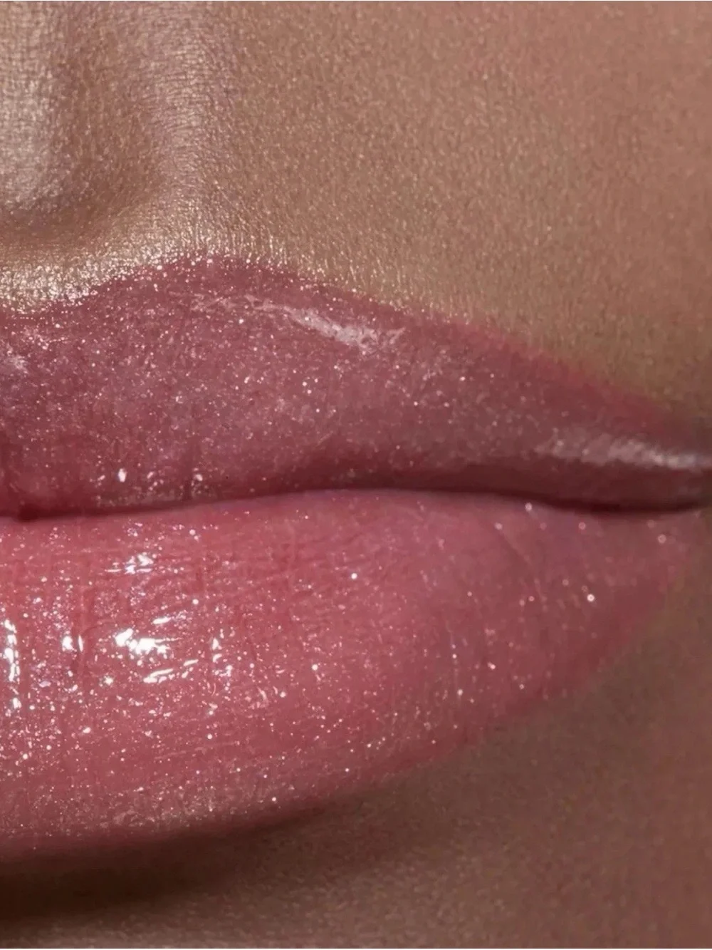 CHANEL Rouge Coco Hydra Gloss in Mauve Pink